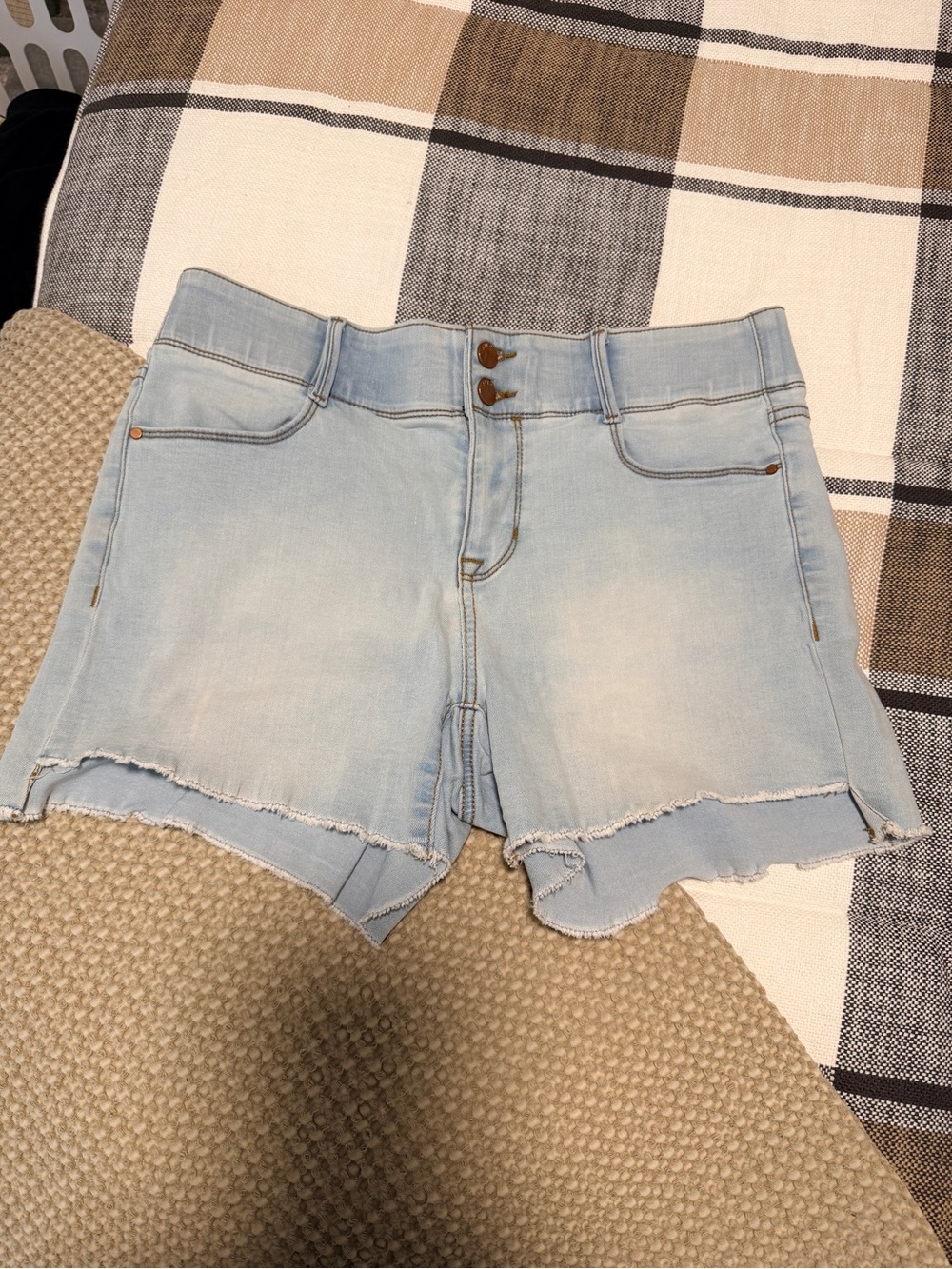 Apt. 9 Tummy Control Light Blue Double-Button Frayed Hem Denim Shorts